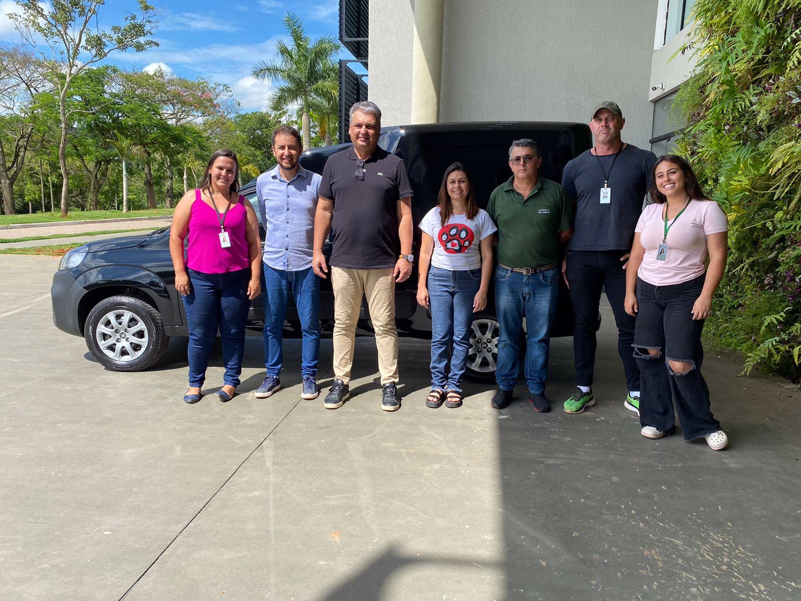 NOVO VEÍCULO É ENTREGUE PARA O DEPARTAMENTO DE BEM-ESTAR ANIMAL