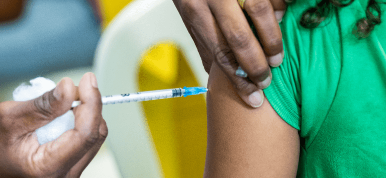 “DIA D” DE VACINAÇÃO CONTRA A DENGUE PARA CRIANÇAS E ADOLESCENTES ACONTECE NESTE SÁBADO (22/2) EM TRÊS UNIDADES DE SAÚDE