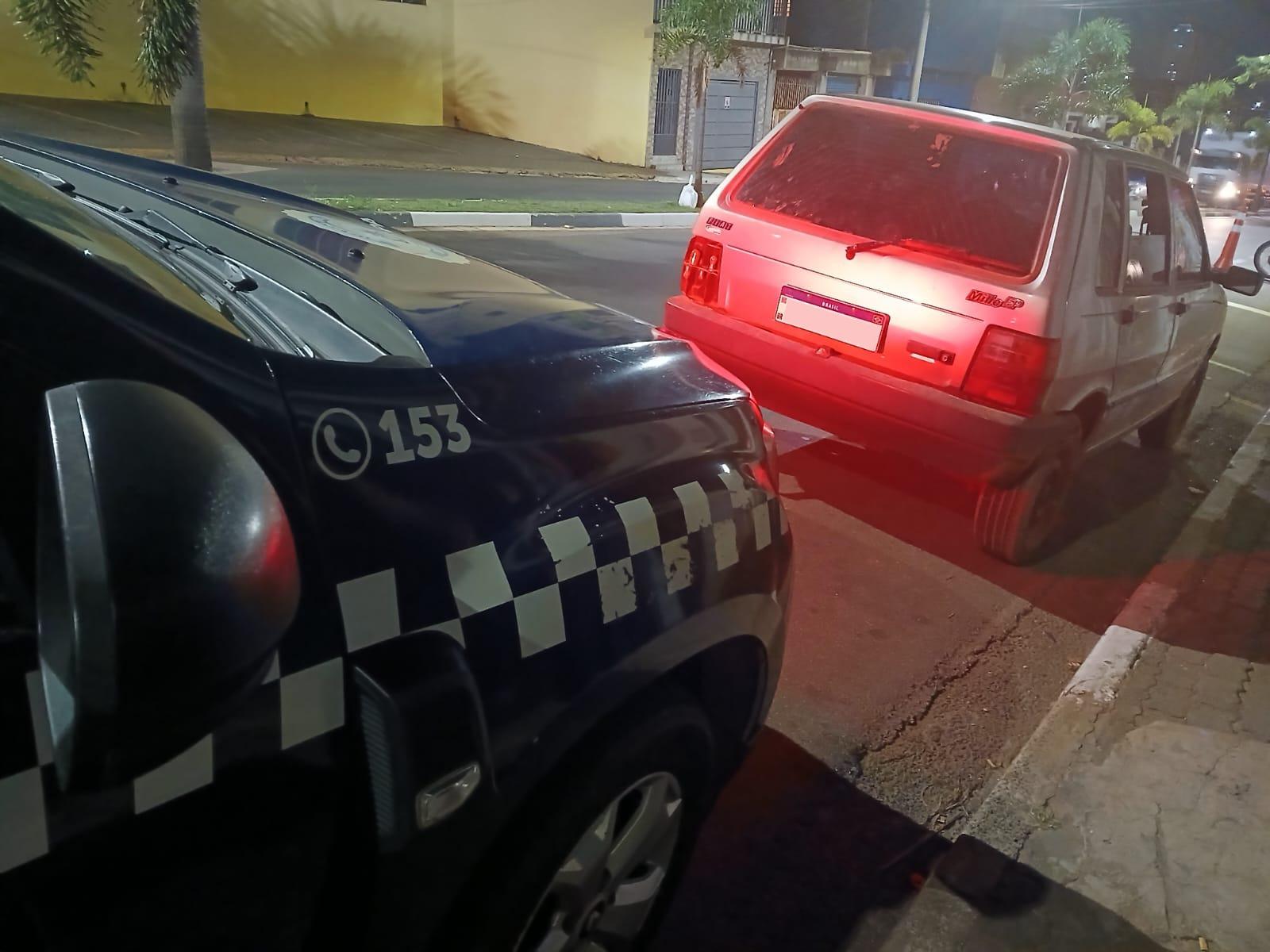 AÇÃO DA GCM RESULTA NA APREENSÃO DE VEÍCULO FURTADO, NA PRISÃO DE FORAGIDO E NA CAPTURA DE MENOR DE 18 ANOS DE IDADE