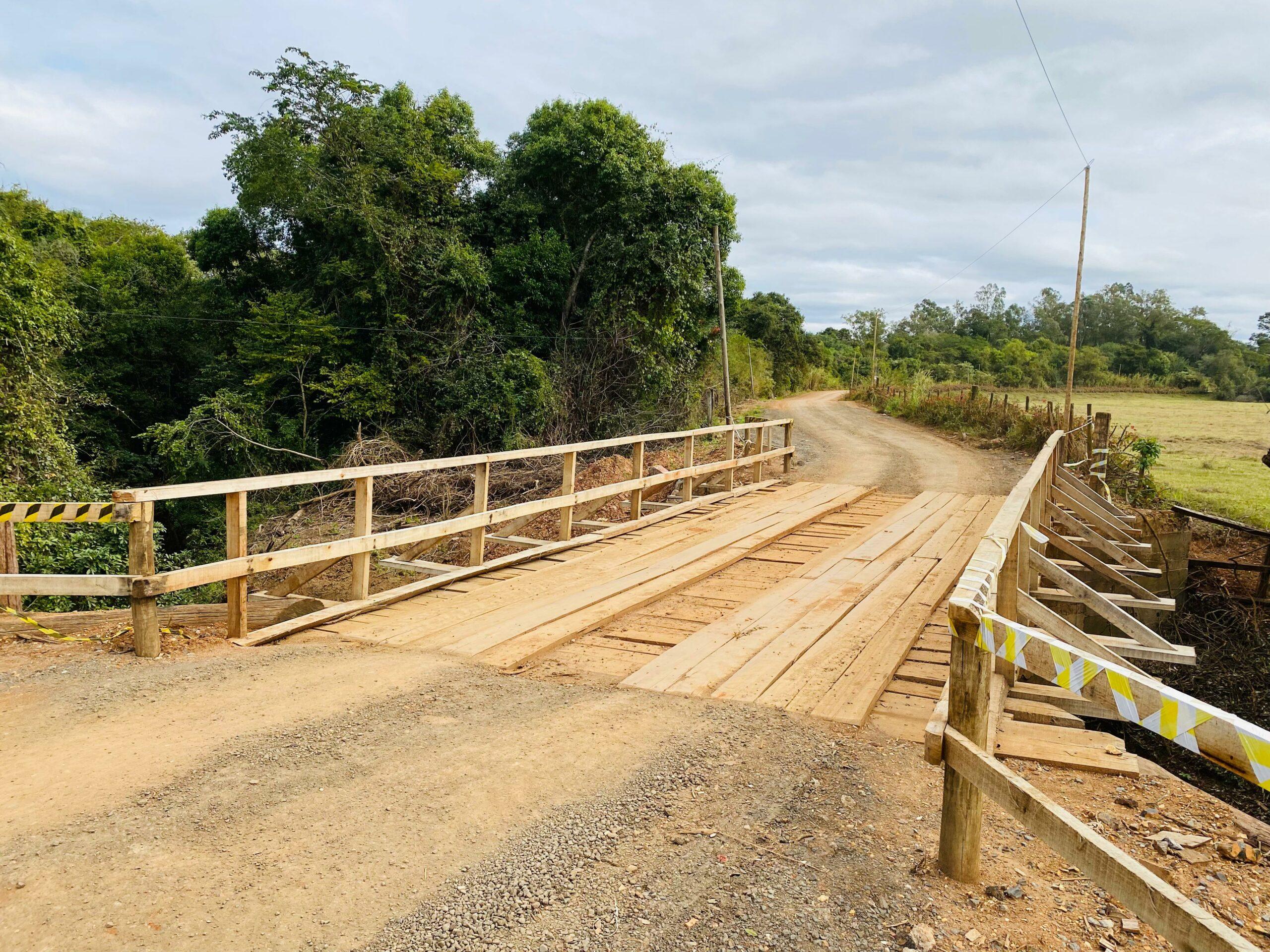 NOVA PONTE DO RIO TATUÍ, ENTRE OS BAIRROS ENXOVIA E JURUMIRIM, JÁ ESTÁ COM 100% DAS OBRAS CONCLUÍDAS