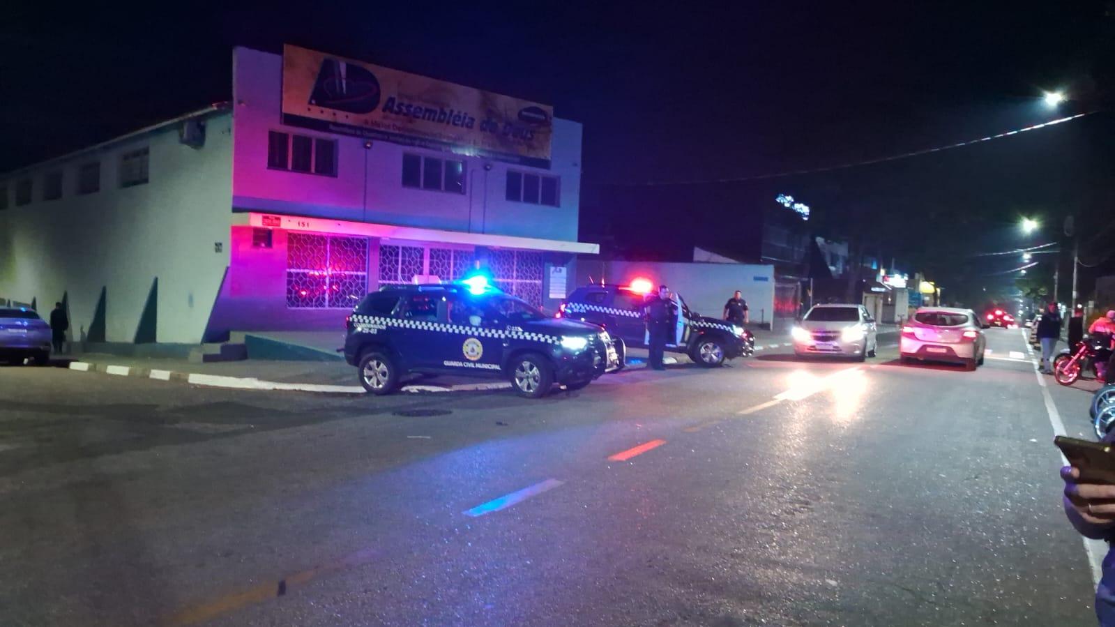 AÇÃO INTEGRADA ENTRE GCM E PM COÍBE PERTURBAÇÃO DO SOSSEGO EM ADEGA NA VILA DR. LAURINDO